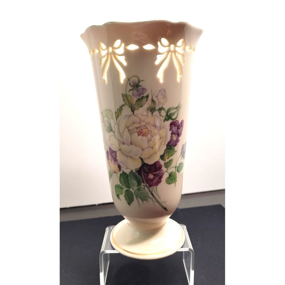 LENOX Victorian Cabbage Rose Vase w/ Gold Trim - Vintage & Gorgeous!